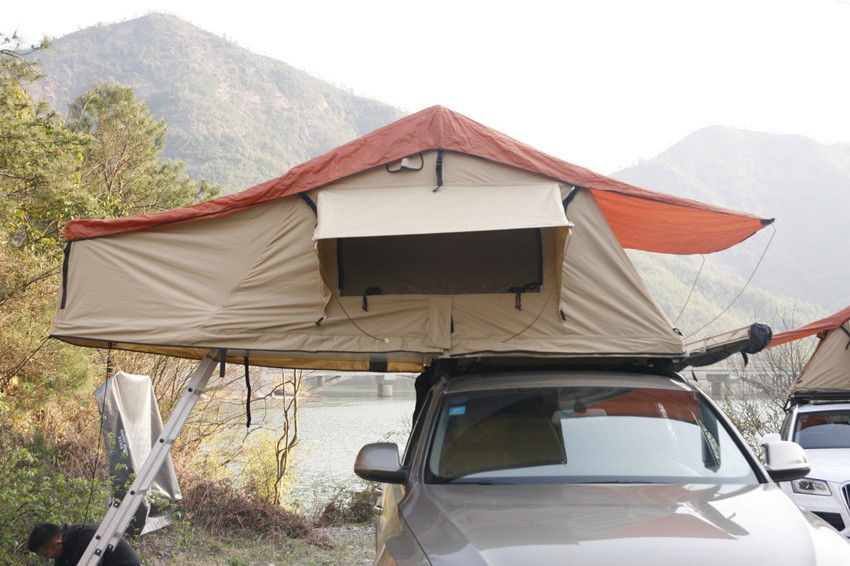 Tenda impermeabile di estensione dell'automobile della tenda della cima del tetto 4x4 con il materasso di spessore di 6 cm