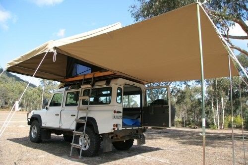 La tenda di campeggio UV dello scaffale di tetto 50+, tetto della jeep ha montato la progettazione alla moda della tenda