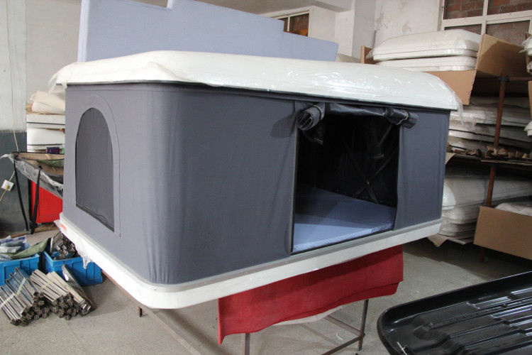 Tenda superiore della vetroresina di alta qualità del tetto a un solo strato del guscio duro con la tenda laterale
