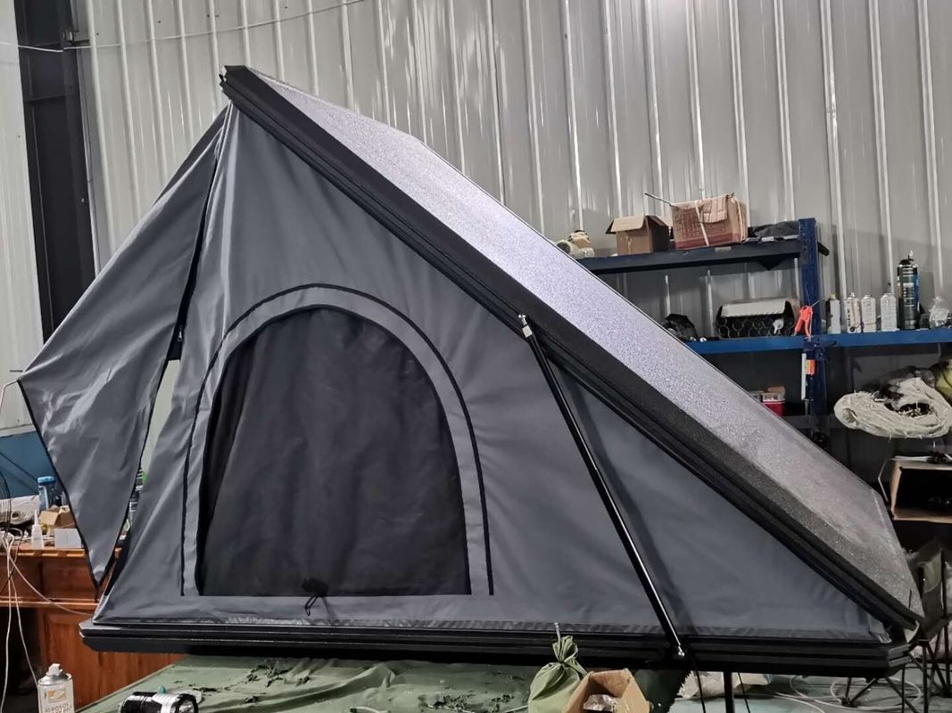 Tenda dura di Shell Triangle Off Road Roof di strati di doppio per i campeggiatori