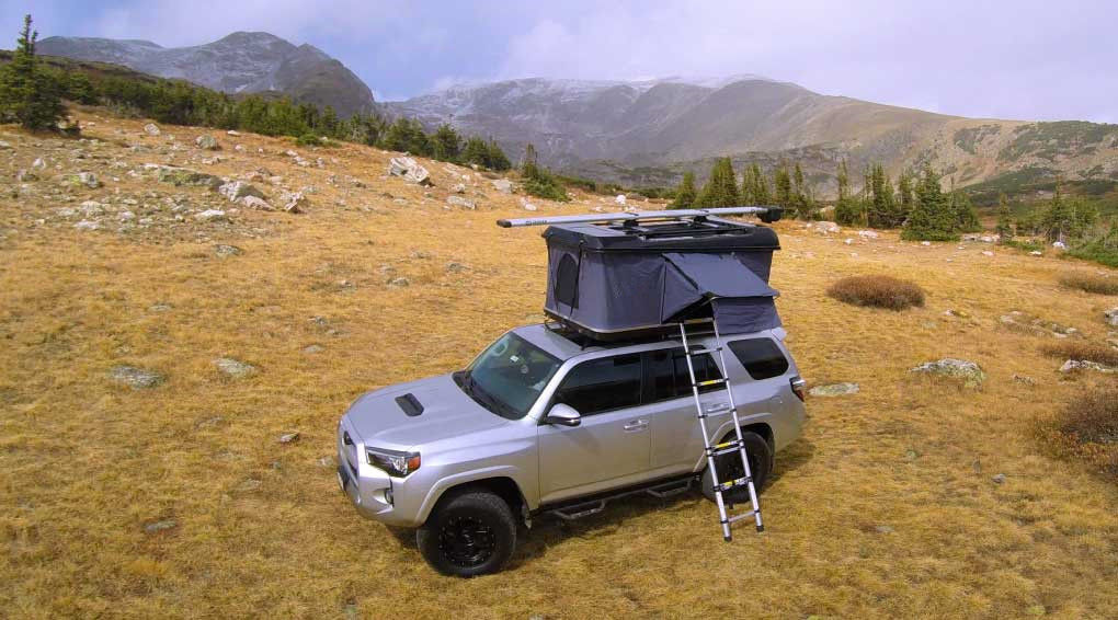 Accessori duri dell'automobile della tenda della cima del tetto del coperchio dell'ABS per uno schiocco di campeggio di 2 parti della persona