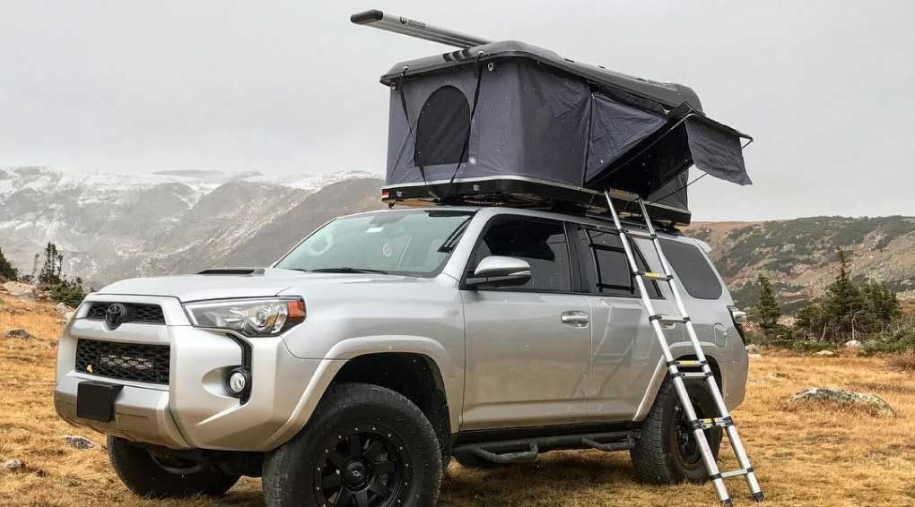 Accessori duri dell'automobile della tenda della cima del tetto del coperchio dell'ABS per uno schiocco di campeggio di 2 parti della persona